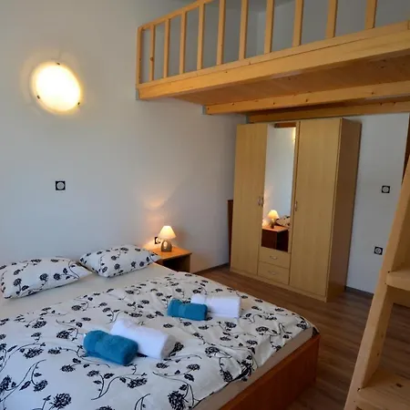 Feriehus Kira With Private Pool
